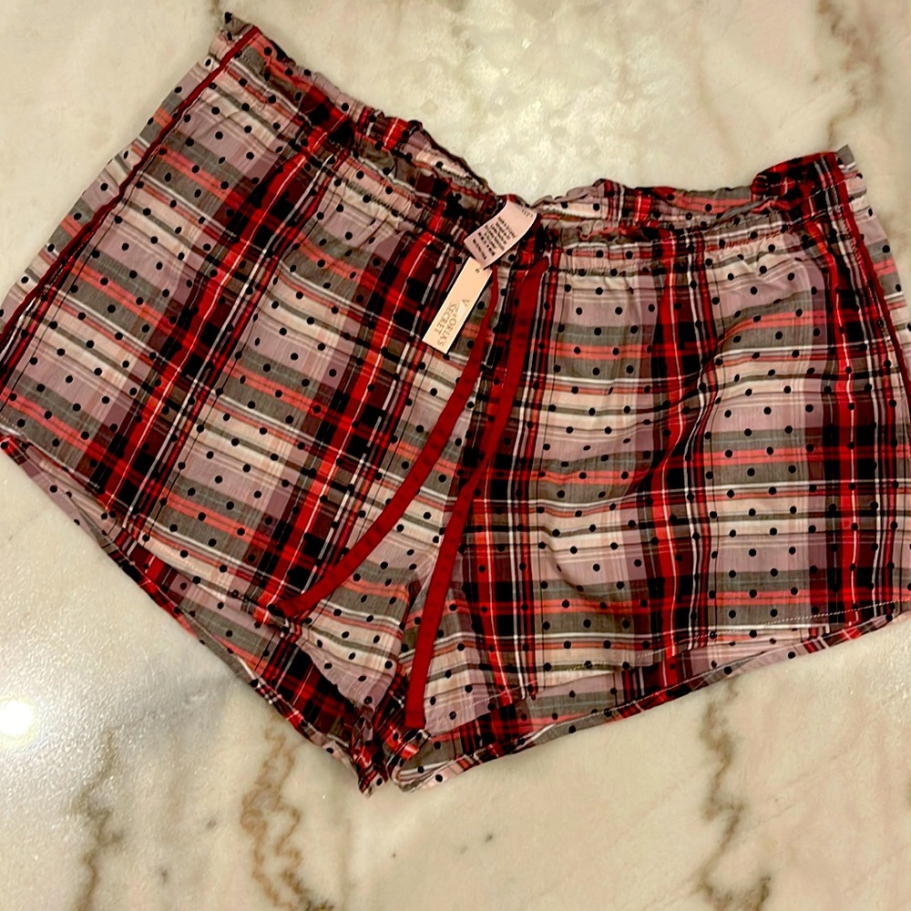 New Victoria’s Secret VS pj Shorts Medium M Christmas gift red plaid pajama